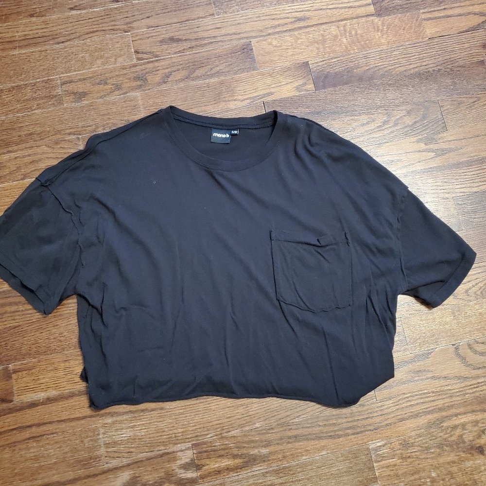 Black cropped tee S/M